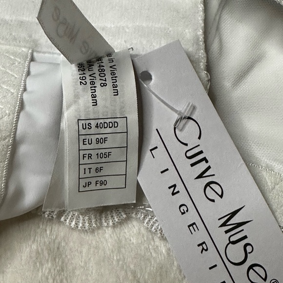 New Curve Muse Lingerie White Wireless Bra w/Embroidered Lace Plus Size 40DDD - Picture 8 of 8